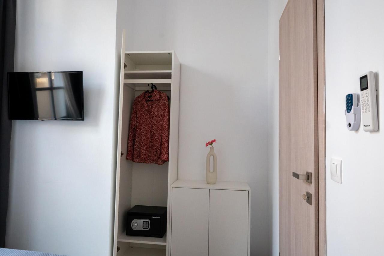 Central Suites Aegina 1 Екстер'єр фото