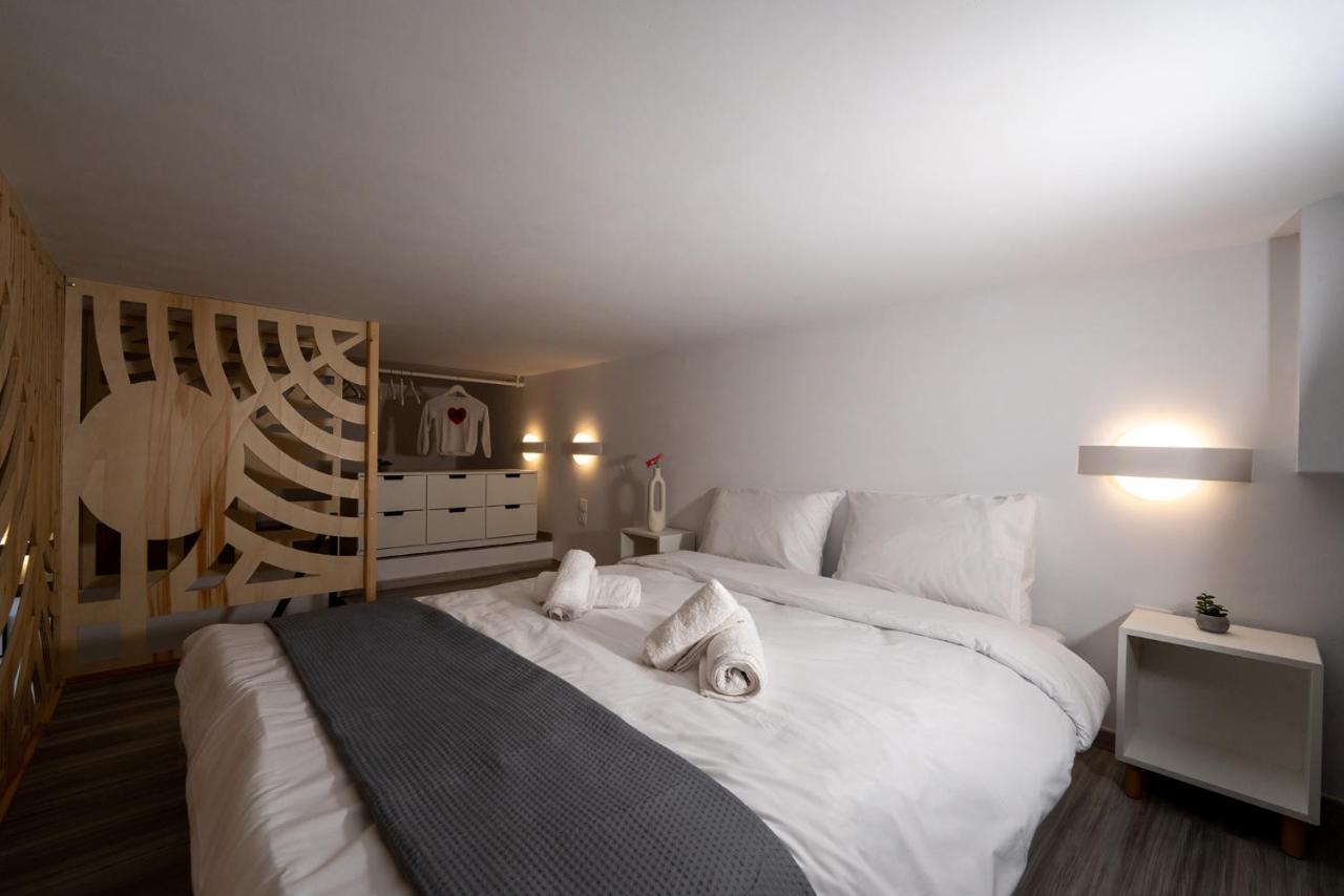 Central Suites Aegina 1 Екстер'єр фото