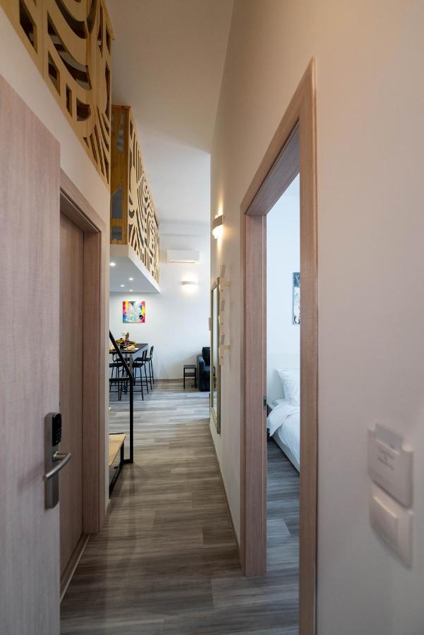 Central Suites Aegina 1 Екстер'єр фото