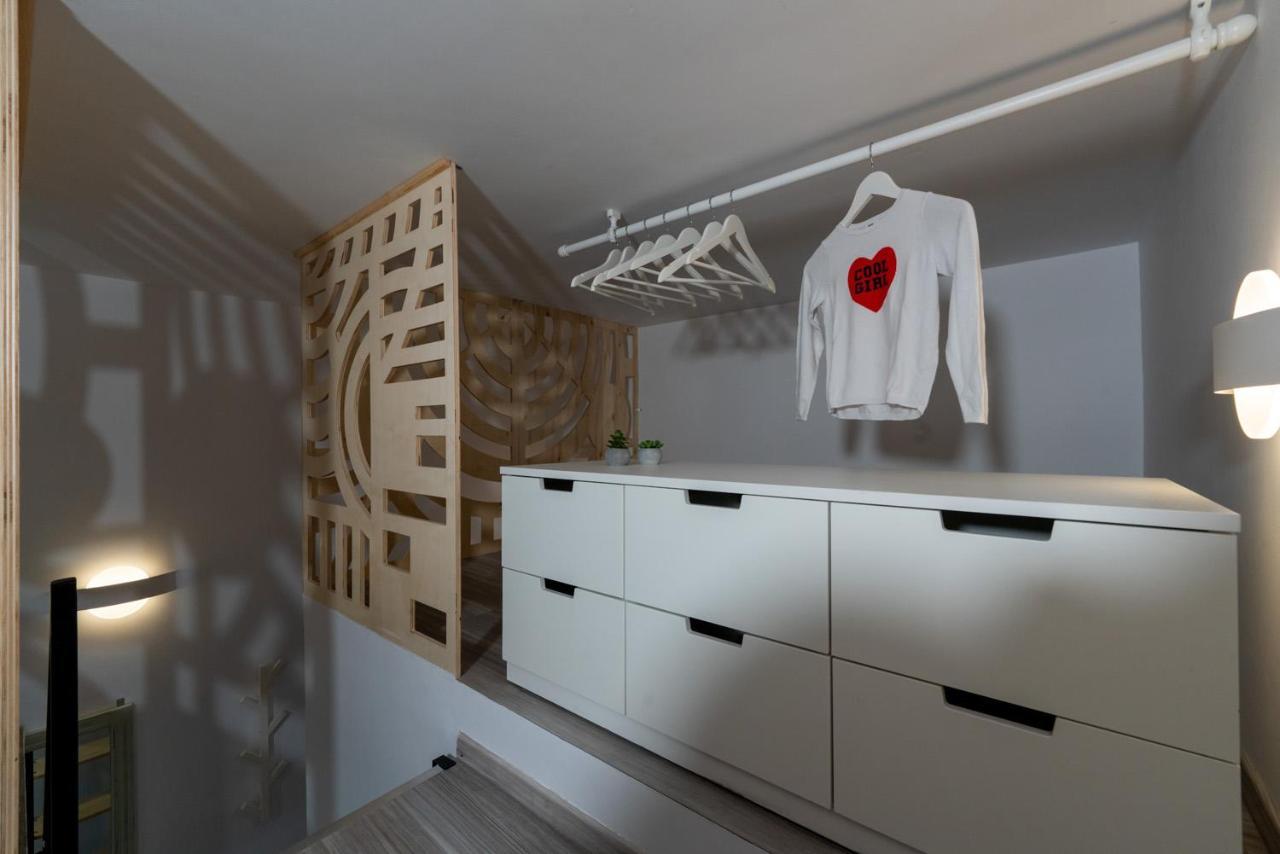 Central Suites Aegina 1 Екстер'єр фото