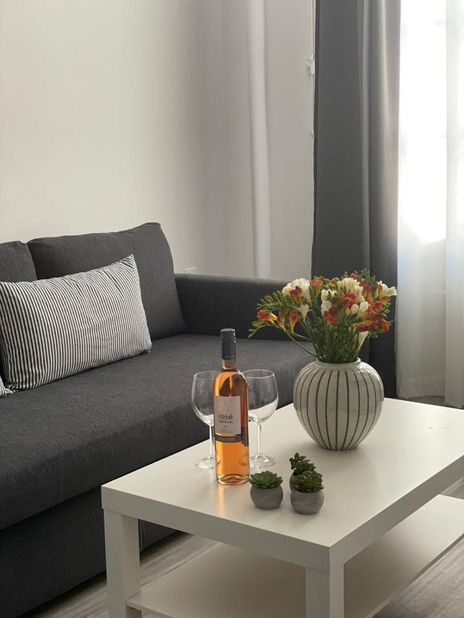 Central Suites Aegina 1 Екстер'єр фото