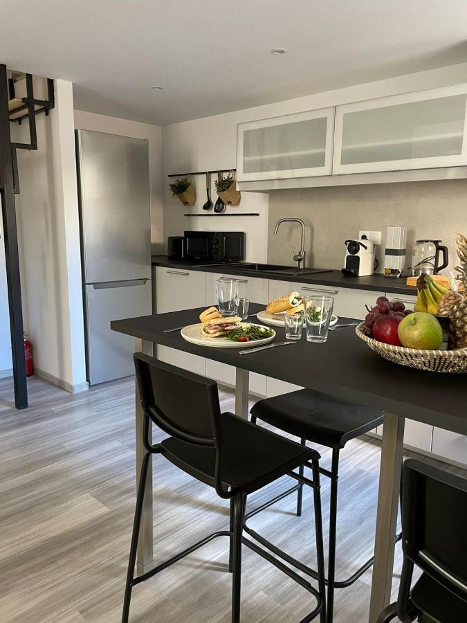 Central Suites Aegina 1 Екстер'єр фото