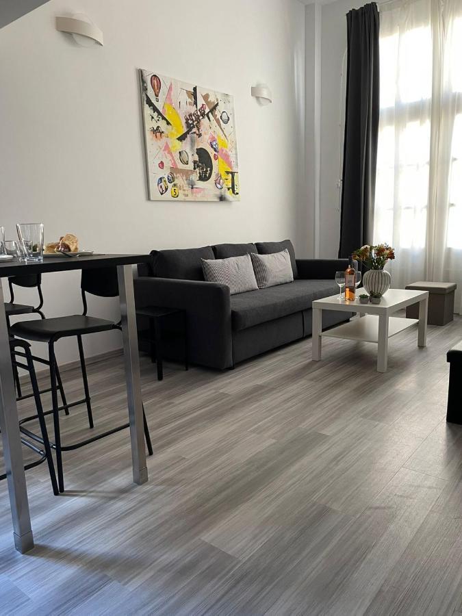 Central Suites Aegina 1 Екстер'єр фото