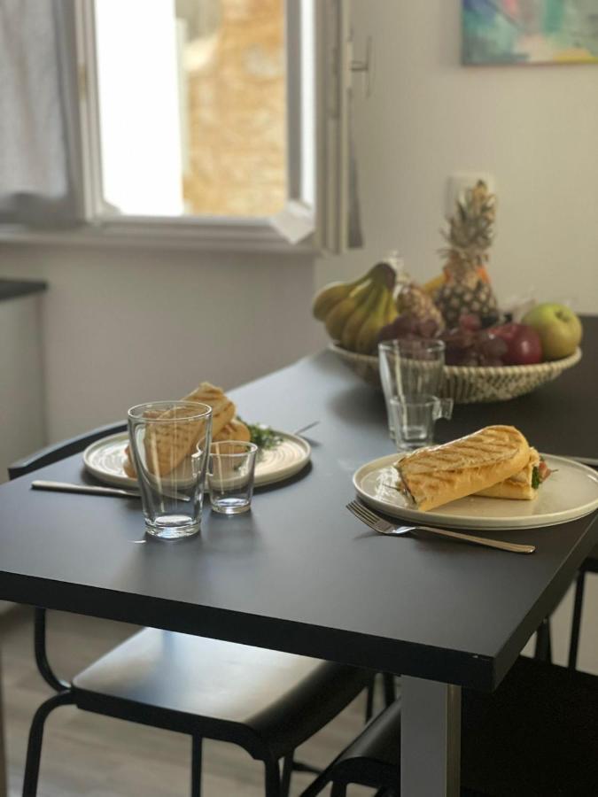 Central Suites Aegina 1 Екстер'єр фото