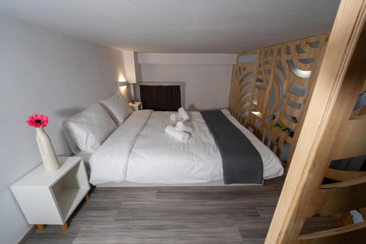 Central Suites Aegina 1 Екстер'єр фото